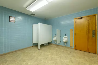 210 W Spring Street, Freeport, IL 61032 - Photo 43