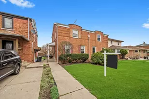 429 Geneva Ave, Bellwood, IL 60104 - Photo 1