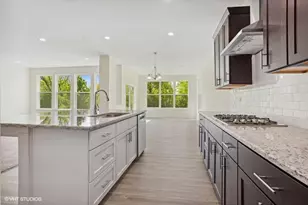 239 Stonington Dr, Bloomingdale, IL 60108 - Photo 5