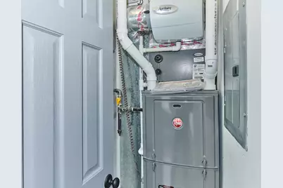 5709 W Seminole Street #1, Chicago, IL 60646 - Photo 11