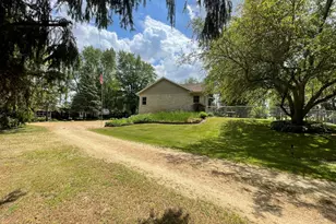 3197 S Baileyville Rd, Freeport, IL 61032 - Photo 7