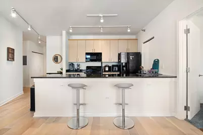 330 W Grand Avenue #1107, Chicago, IL 60654 - Photo 7