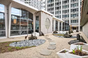 4250 N Marine Dr, Chicago, IL 60613 - Photo 17