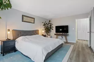 4250 N Marine Dr, Chicago, IL 60613 - Photo 11