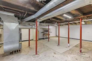 613 S 1st St, Dekalb, IL 60115 - Photo 19