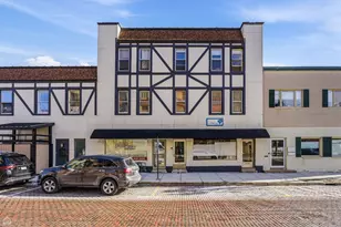 107 1/2 Dean St, Woodstock, IL 60098 - Photo 1