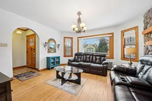 2842 N 74th Ct, Elmwood Park, IL 60707 - Photo 3