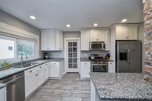 522 S West St, Wheaton, IL 60187 - Photo 9