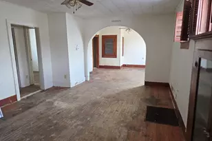 207 E Dayton St, Harrisburg, IL 62946 - Photo 5