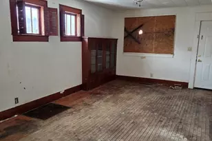 207 E Dayton St, Harrisburg, IL 62946 - Photo 3