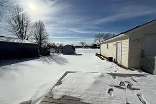 719 Surrey Dr, Streamwood, IL 60107 - Photo 19