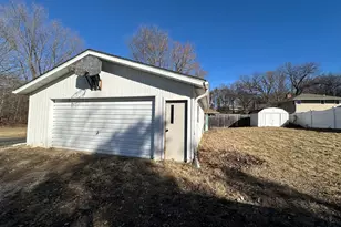 624 W Lincolnway Rd, Morrison, IL 61270 - Photo 3