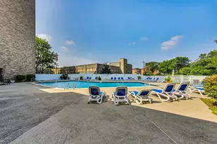 6340 Americana Dr, Willowbrook, IL 60527 - Photo 27