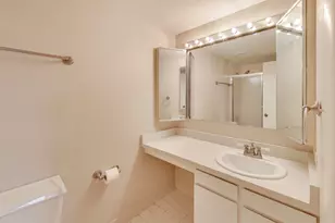 6340 Americana Dr, Willowbrook, IL 60527 - Photo 23