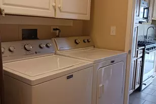 734 Colorado Ct, Carol Stream, IL 60188 - Photo 9