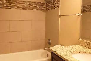 734 Colorado Ct, Carol Stream, IL 60188 - Photo 5