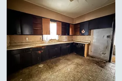 323 W 104th Place, Chicago, IL 60628 - Photo 5