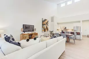 555 Lakeview Pkwy, Vernon Hills, IL 60061 - Photo 5