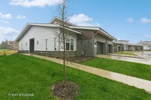 555 Lakeview Pkwy, Vernon Hills, IL 60061 - Photo 1