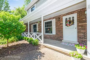 7820 Forestview Dr, Orland Park, IL 60462 - Photo 3