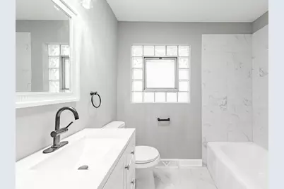 8139 S Exchange Avenue, Chicago, IL 60617 - Photo 15