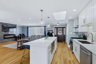 15113 Willow Ln, Oak Forest, IL 60452 - Photo 5