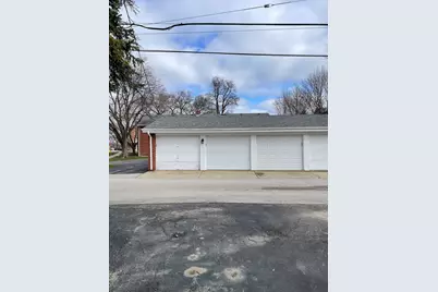 1777 Dewes Street #E, Glenview, IL 60025 - Photo 11