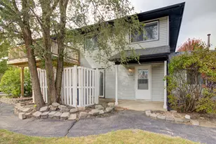 2302 Carnation Dr, Crest Hill, IL 60403 - Photo 17