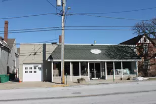 325 W Elm St, Sycamore, IL 60178 - Photo 1