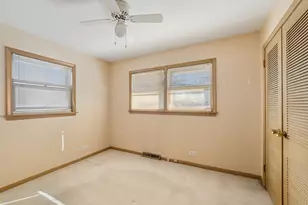 1215 W Sigwalt St, Arlington Heights, IL 60005 - Photo 11