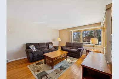 1215 W Sigwalt Street, Arlington Heights, IL 60005 - Photo 3