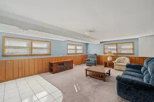 1215 W Sigwalt St, Arlington Heights, IL 60005 - Photo 15