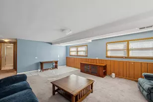 1215 W Sigwalt St, Arlington Heights, IL 60005 - Photo 13