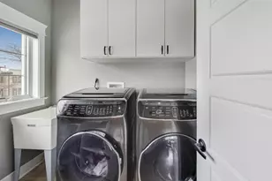 8511 Mango Ave, Morton Grove, IL 60053 - Photo 25