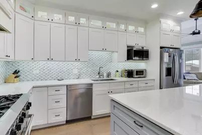 8511 Mango Avenue, Morton Grove, IL 60053 - Photo 9