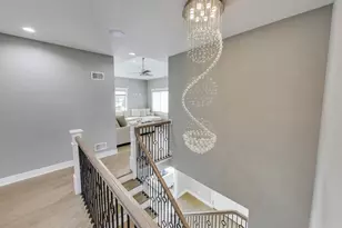 8511 Mango Ave, Morton Grove, IL 60053 - Photo 15