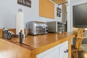 29W200 Forest Ave, West Chicago, IL 60185 - Photo 13