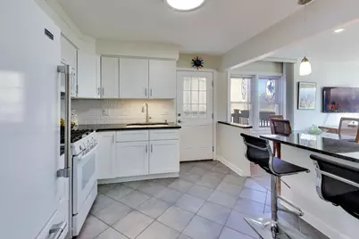 8428 McCormick Boulevard, Skokie, IL 60076 - Photo 9