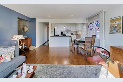 8428 McCormick Boulevard, Skokie, IL 60076 - Photo 7