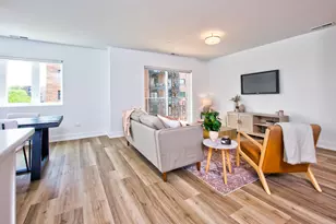 9396 Landings Ln, Des Plaines, IL 60016 - Photo 9