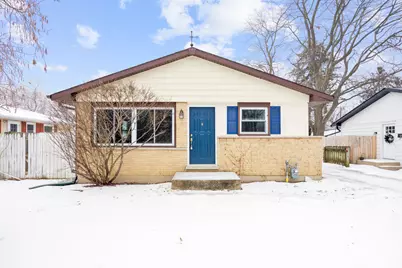 219 N Ridgemoor Avenue, Mundelein, IL 60060 - Photo 1