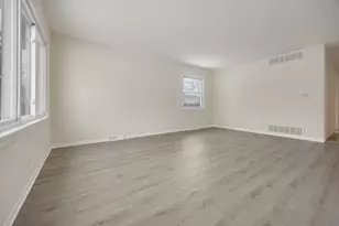 219 N Ridgemoor Ave, Mundelein, IL 60060 - Photo 5