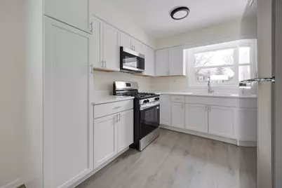 219 N Ridgemoor Avenue, Mundelein, IL 60060 - Photo 11