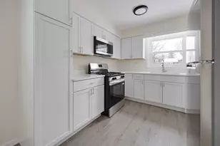 219 N Ridgemoor Ave, Mundelein, IL 60060 - Photo 11