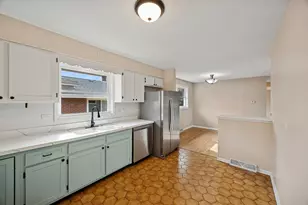 6425 177th St, Tinley Park, IL 60477 - Photo 9