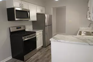 905 Surrey Dr, Schaumburg, IL 60193 - Photo 5