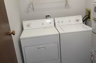 905 Surrey Dr, Schaumburg, IL 60193 - Photo 17