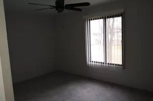 905 Surrey Dr, Schaumburg, IL 60193 - Photo 11