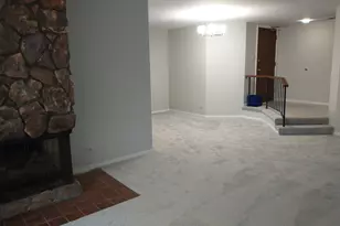 905 Surrey Dr, Schaumburg, IL 60193 - Photo 7