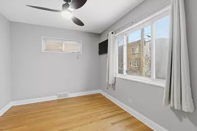 2444 W Berwyn Avenue #1N, Chicago, IL 60625 - Photo 11